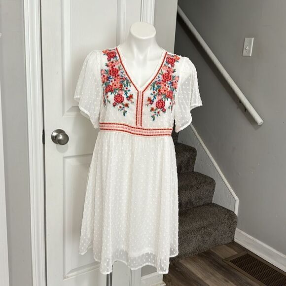 SAVANNA JANE EMBROIDERY MINI DRESS-NWT SIZE S - Picture 4 of 11